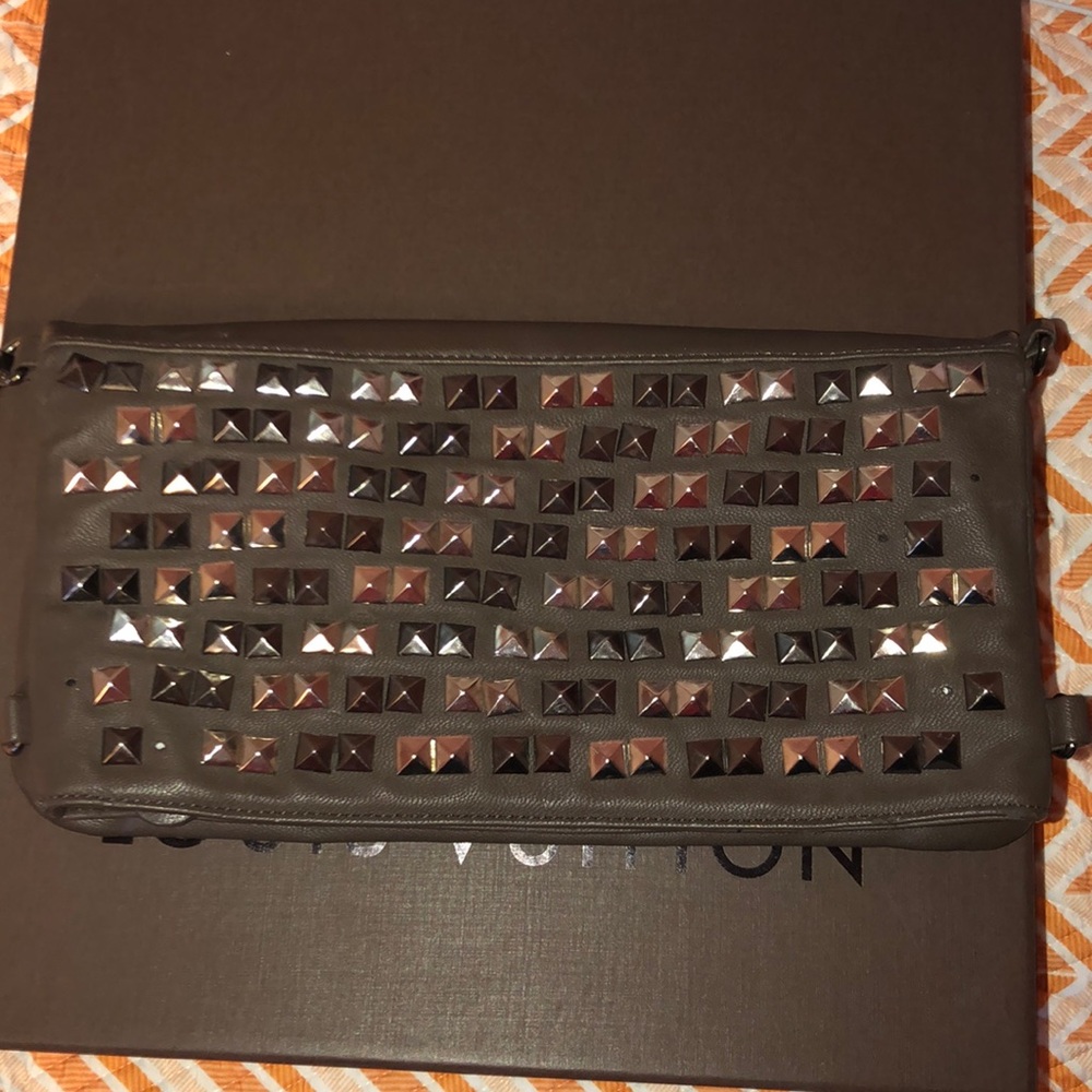 Brown studs clutch